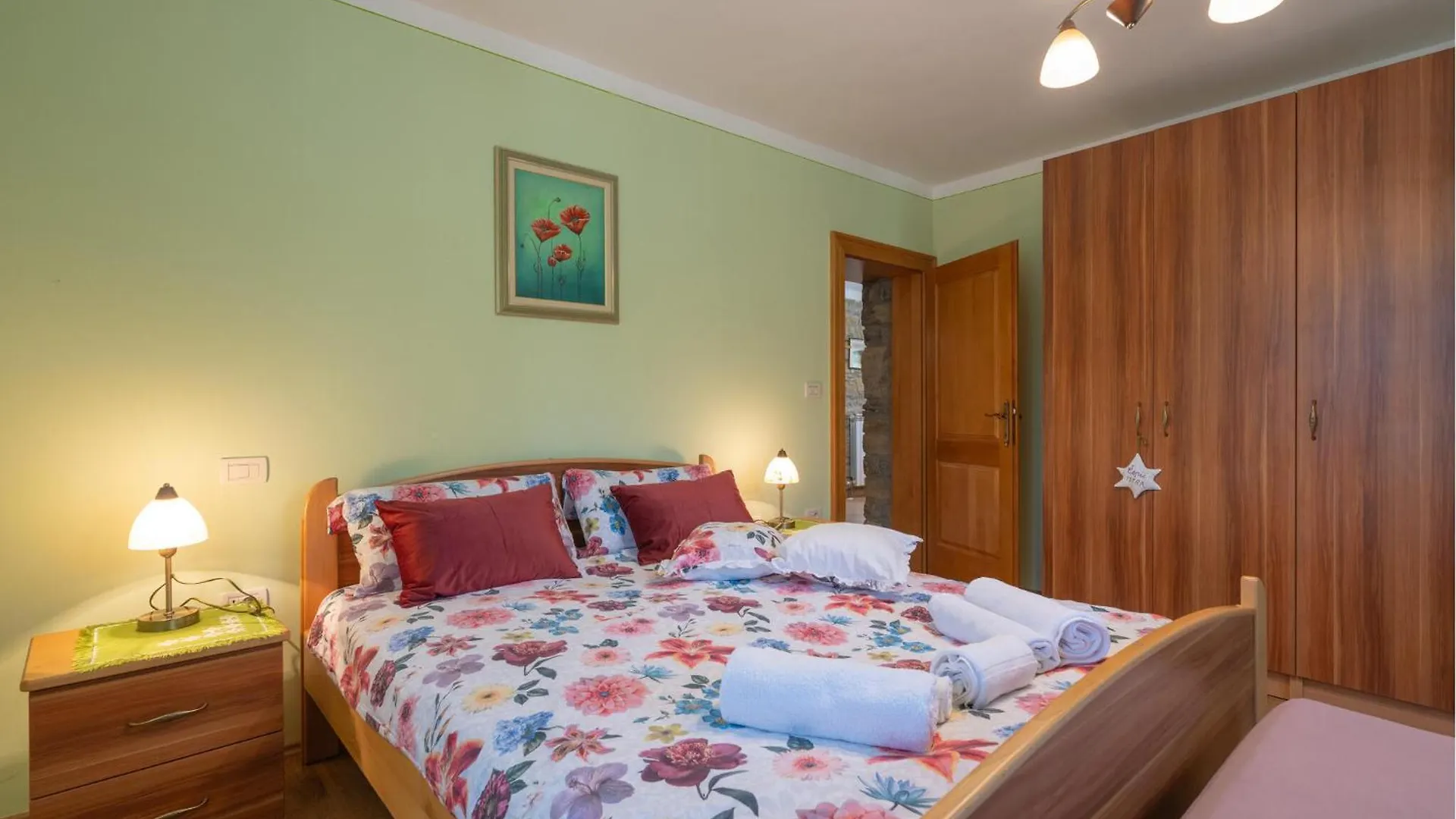 Villa Milena Kršan 0*,